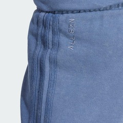 Shorts adidas Moletinho All Szn Três Listras Garment-Wash - Masculino - Foto 7