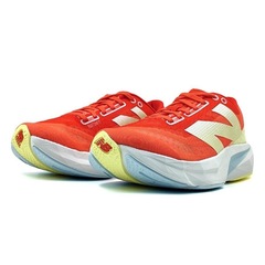 Tênis New Balance Fuelcell Rebel V4 Feminino - Foto 4
