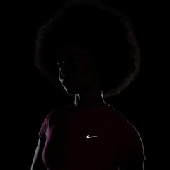 Camiseta Nike Run Division - Feminina - Foto 5