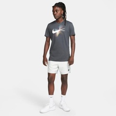 Camiseta Nike Sportswear 6Mo Swoosh - Masculina - Foto 5
