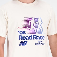 Camiseta New Balance Athletics Print - Masculina - Foto 2