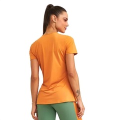 Camiseta Caju Brasil Uv com Silk Caramelo - Feminina - Foto 2