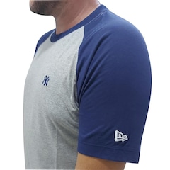 Camiseta New Era New York Yankees Raglan Hip Hop - Masculina - Foto 3