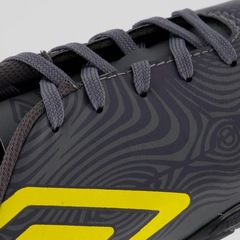 Chuteira de Campo Umbro Orbit - Infantil - Foto 7