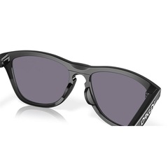 Óculos de Sol Unissex Oakley Frogskins Range Matte Black Prizm Grey - Foto 6