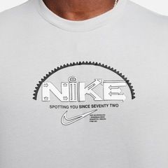 Camiseta Nike Vintage - Masculina - Foto 3