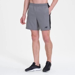 Bermuda New Balance Tenacity Logo 7" - Masculina - Foto 3