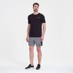 Bermuda New Balance Tenacity Logo 7" - Masculina - Foto 5