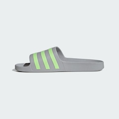 Chinelo adidas Adilette Aqua - Unissex - Foto 3