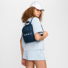 MOCHILA NIKE W NSW FTRA MNI BPKCT COM - Foto 10