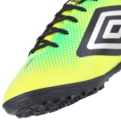 Chuteira Umbro Society Cannon Verde Preto E Prata - Masculina - Foto 7