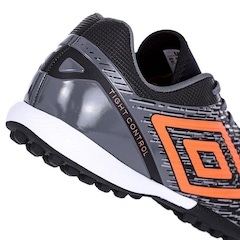 Chuteira Umbro Society Gravity Preto Grafite E Laranja - Masculino - Foto 8