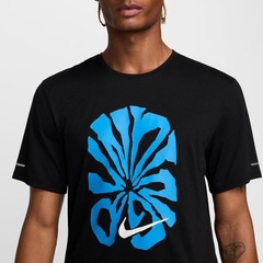 Camiseta Nike Dri-Fit Rise 365 - Masculina - Foto 4
