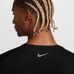 Camiseta Nike Dri-Fit Rise 365 - Masculina - Foto 6
