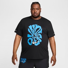Camiseta Nike Dri-Fit Rise 365 - Masculina - Foto 9