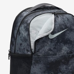 Mochila Nike Brasilia 95 Camo AOP 24 Litros - Foto 8