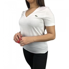 Camiseta Lacoste Básica Gola V - Feminina - Foto 3