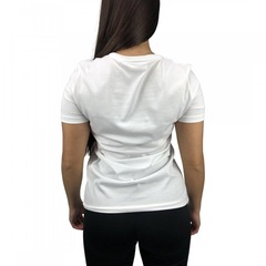 Camiseta Lacoste Básica Gola V - Feminina - Foto 4