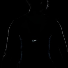 Camiseta Regata Nike One - Feminina - Foto 4