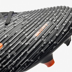 Chuteira de Campo Umbro Gravity - Adulto - Foto 8