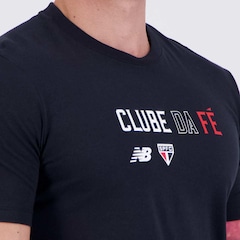 Camiseta New Balance São Paulo Clube da Fé - Masculina - Foto 5