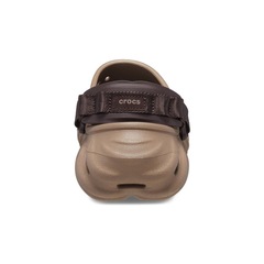Sandália Crocs Echo Clog Latte - Unissex - Foto 7
