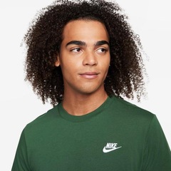 Camiseta Nike Sportswear Club Masculina - Foto 3