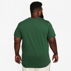 Camiseta Nike Sportswear Club Masculina - Foto 7