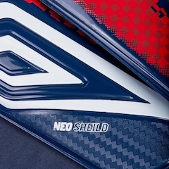 Caneleira Umbro Neo Shield Guard W/ Sleeve - Adulto - Foto 6