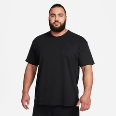Camiseta Nike Sportswear Essential - Masculina - Foto 7