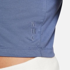 Camiseta Nike Sportswear Cropped Essential - Feminina - Foto 5
