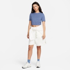Camiseta Nike Sportswear Cropped Essential - Feminina - Foto 6