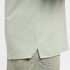 Camiseta Nike Dri-Fit Rise365 - Masculina - Foto 5