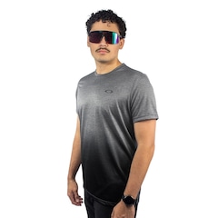 Camiseta Oakley Sport Twisted Mesh Tee - Masculina - Foto 3