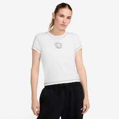 Camiseta Nike Sportswear Chil Knit - Feminina - Foto 1