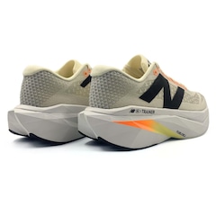 Tênis New Balance Supercomp Trainer V3 - Feminino - Foto 5