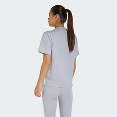 Camiseta adidas Essentials Três Listras - Feminina - Foto 3