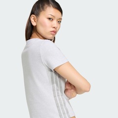 Camiseta adidas Essentials Três Listras Slim - Feminina - Foto 6