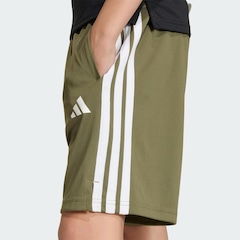 Short adidas Train Essentials Três Listras - Infantil - Foto 5