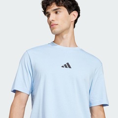 Camiseta adidas Malha Simples Essentials Small Logo - Masculina - Foto 7