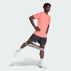 Camiseta de Treino adidas Alongamento Train Essentials - Masculina - Foto 4