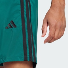Shorts adidas Essential Três Listras Chelsea - Masculino - Foto 7