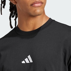 Camiseta adidas Malha Simples Essentials Small Logo - Masculina - Foto 6