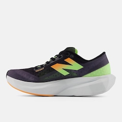 Tênis New Balance Fuelcell Rebel V4 - Feminino - Foto 2