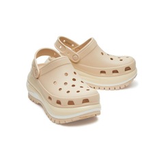 Sandália crocs classic mega crush clog shitake - Feminino - Foto 4