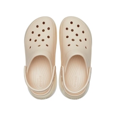 Sandália crocs classic mega crush clog shitake - Feminino - Foto 5