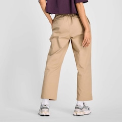 Calça New Balance Twill Boylston Feminina - Foto 2