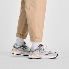 Calça New Balance Twill Boylston Feminina - Foto 6