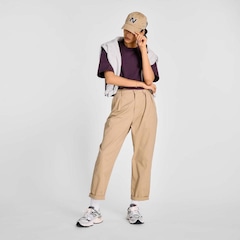 Calça New Balance Twill Boylston Feminina - Foto 7