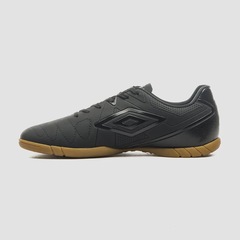Chuteira Futsal Umbro Attak Eternal - Adulto - Foto 3